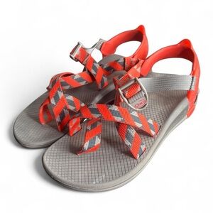 Chaco Z/Canyon 2 Women's Sandals in Coral and Gray Patterned Straps #gorpcore